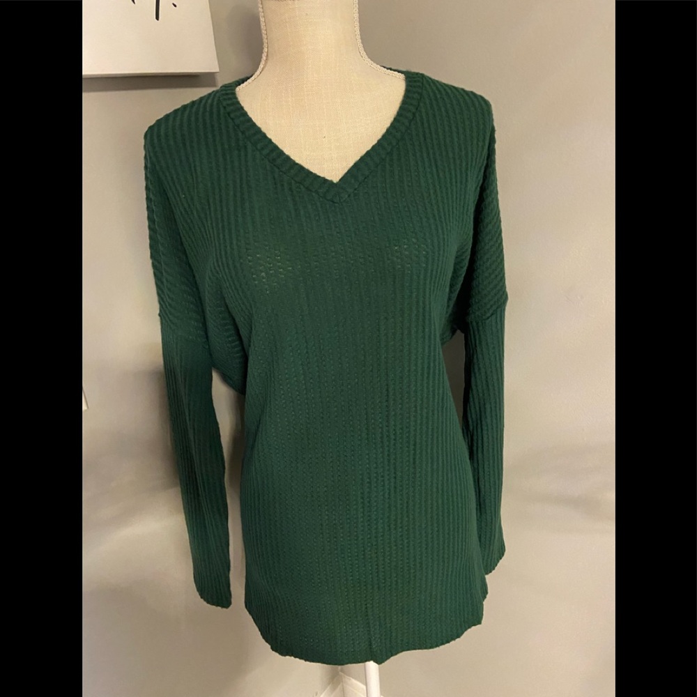 Super soft oversized hunter green waffle tee